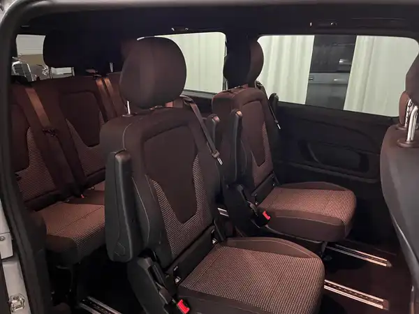 MERCEDES-BENZ V 250 d (15/25)