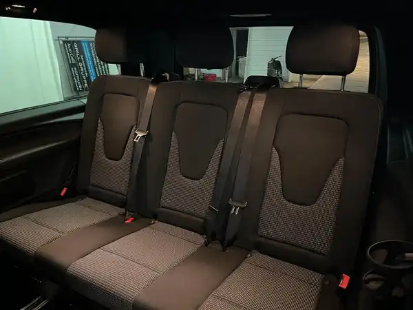 MERCEDES-BENZ V 250 d (17/25)