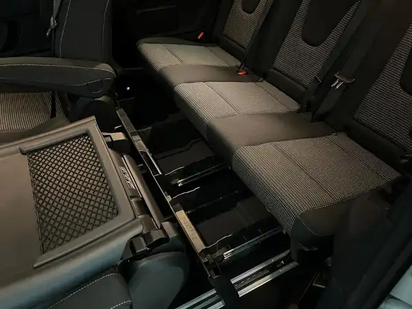 MERCEDES-BENZ V 250 d (18/25)