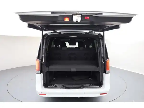 MERCEDES-BENZ V 250 d (28/29)