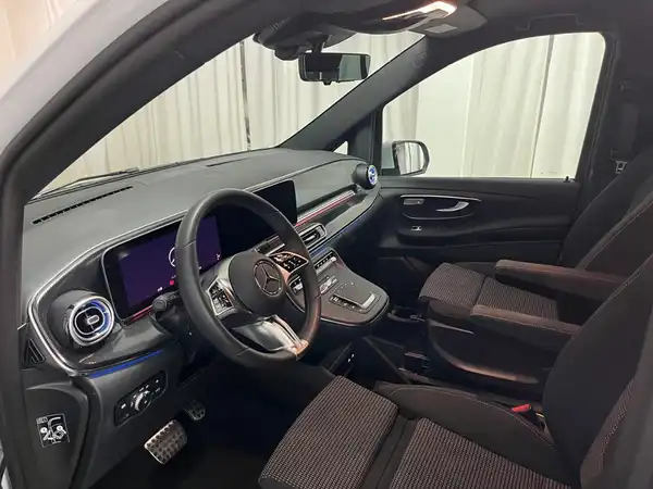 MERCEDES-BENZ V 250 d (7/25)