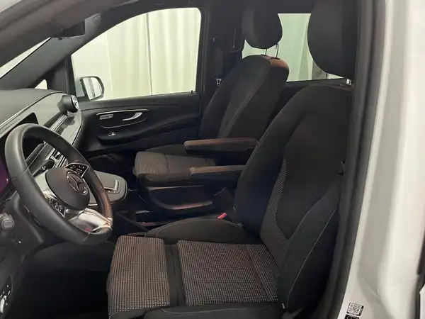 MERCEDES-BENZ V 250 d (8/25)