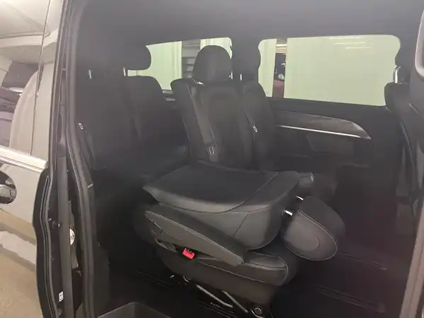 MERCEDES-BENZ V 300 d (13/29)
