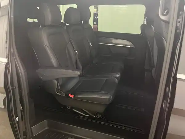 MERCEDES-BENZ V 300 d (15/29)