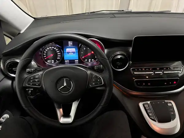 MERCEDES-BENZ V 250 d (8/22)