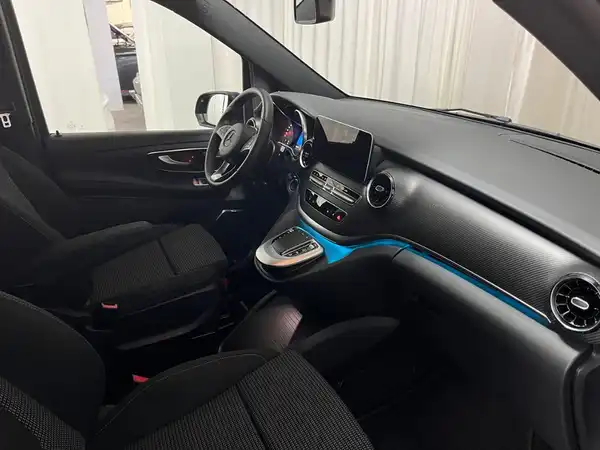 MERCEDES-BENZ V 250d 4Matic (14/22)