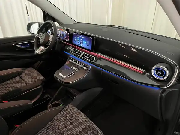 MERCEDES-BENZ V 220 d (16/31)