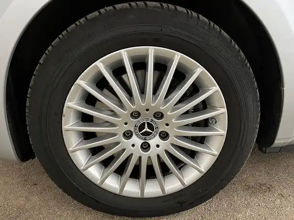 MERCEDES-BENZ V 220 d (31/31)