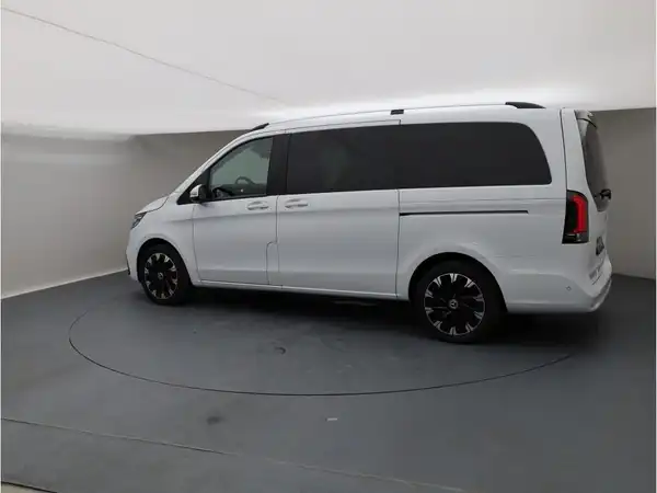 MERCEDES-BENZ V 250 d (3/28)