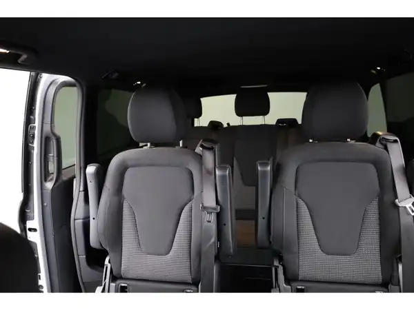 MERCEDES-BENZ V 250 d (25/28)
