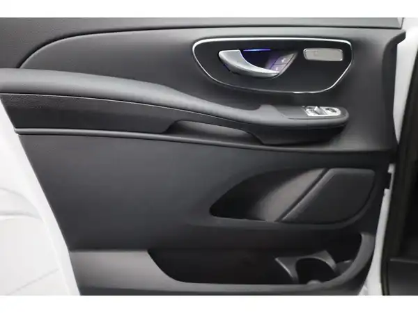 MERCEDES-BENZ V 250 d (9/28)