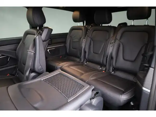 MERCEDES-BENZ V 250 d (18/26)