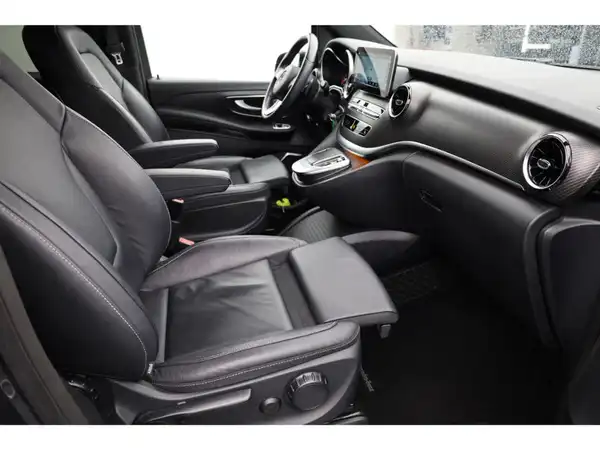MERCEDES-BENZ V 250 d (20/26)