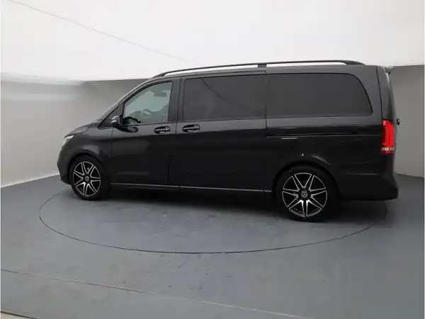 MERCEDES-BENZ V 250 d (3/26)