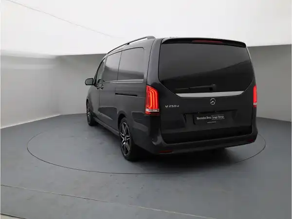 MERCEDES-BENZ V 250 d (4/26)