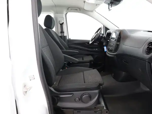 MERCEDES-BENZ Vito Tourer Pro Extralang (13/17)