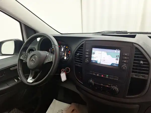 MERCEDES-BENZ Vito Tourer Pro Extralang (10/16)