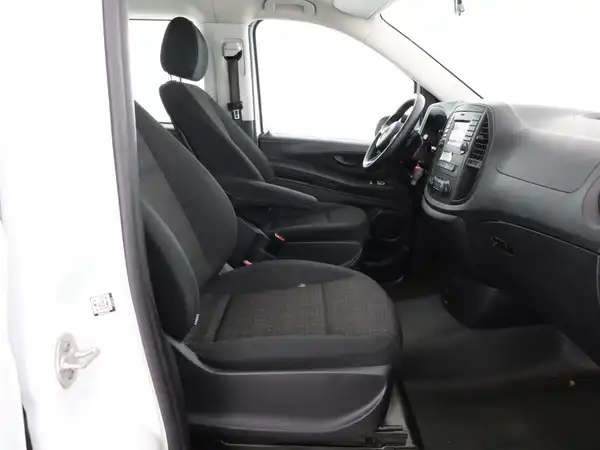 MERCEDES-BENZ Vito Tourer (13/17)