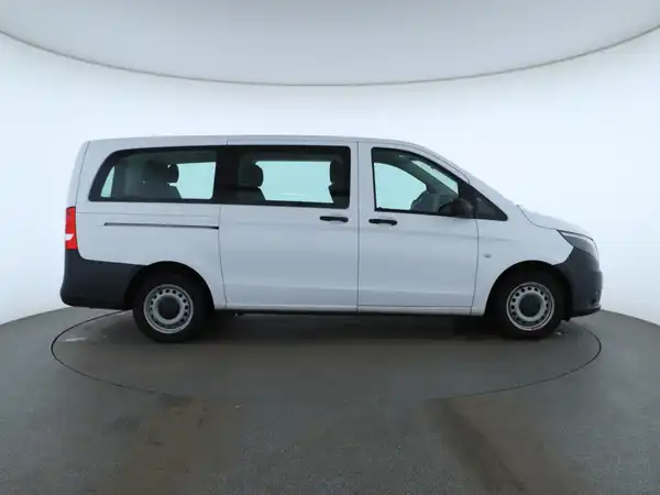 MERCEDES-BENZ Vito Tourer (3/17)