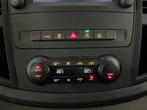 MERCEDES-BENZ Vito Tourer 116 (13/21)