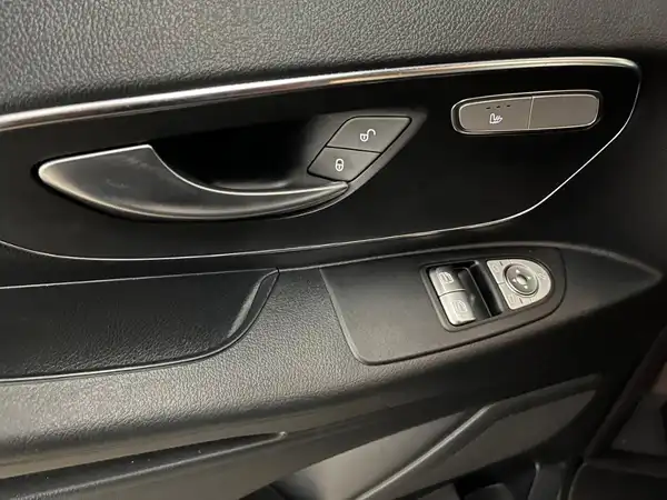 MERCEDES-BENZ eVito 129 Tourer (21/23)