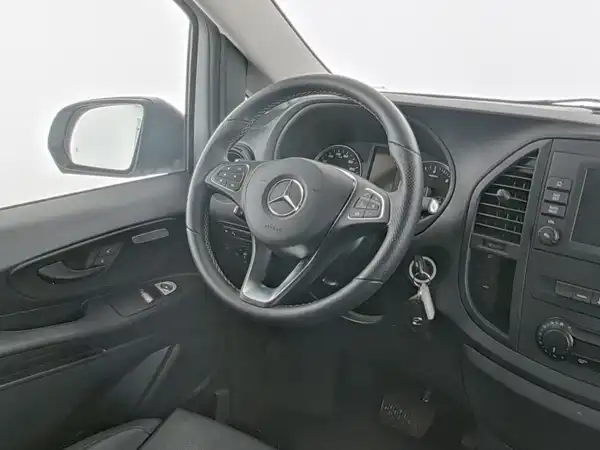 MERCEDES-BENZ Vito Tourer Pro Extralang (15/19)