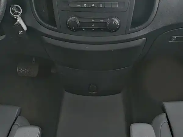 MERCEDES-BENZ Vito Tourer Pro Extralang (17/19)