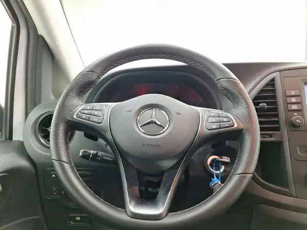 MERCEDES-BENZ Vito Tourer Pro Extralang (7/16)