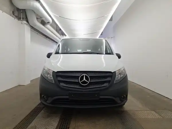MERCEDES-BENZ Vito Tourer (2/15)