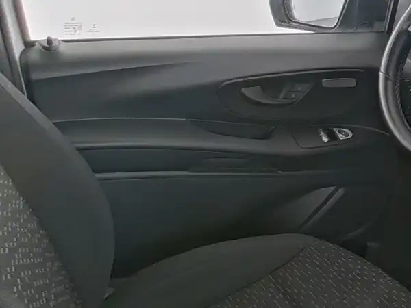 MERCEDES-BENZ Vito extralang (14/19)