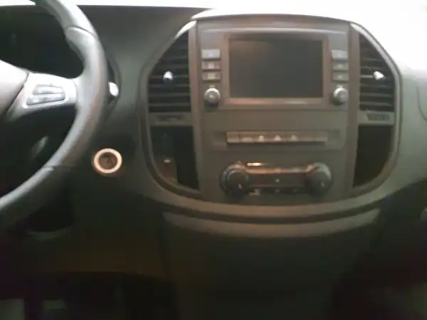 MERCEDES-BENZ Vito Tourer Pro Extralang (8/16)