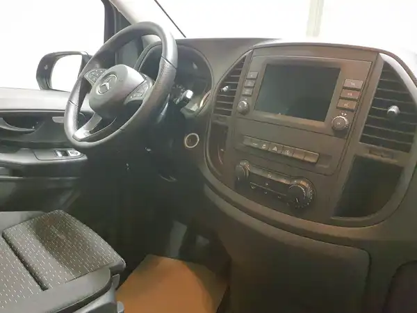 MERCEDES-BENZ Vito Tourer Pro Extralang (10/16)
