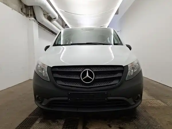 MERCEDES-BENZ Vito Tourer Extralang (2/15)