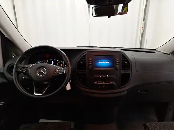 MERCEDES-BENZ Vito Tourer Extralang (11/15)