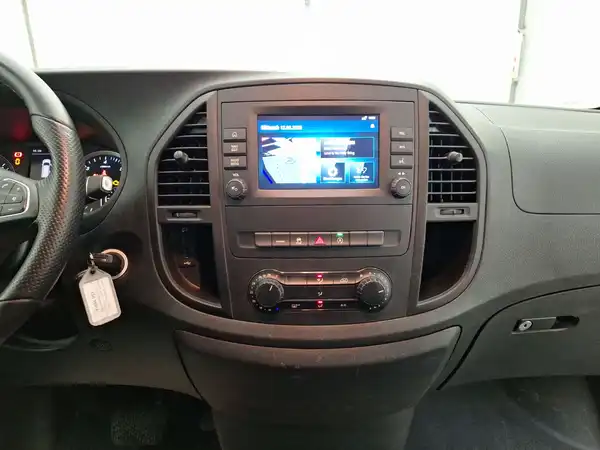 MERCEDES-BENZ Vito Tourer Extralang (8/15)