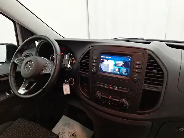 MERCEDES-BENZ Vito Tourer Extralang (10/15)