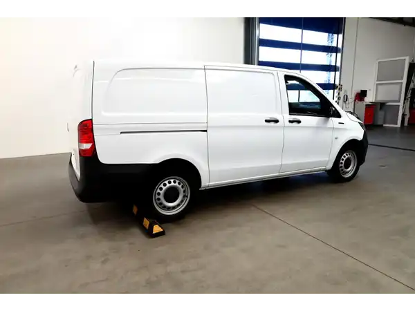 MERCEDES-BENZ Vito eVito 111 (5/8)