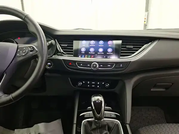 OPEL Insignia ST (8/16)