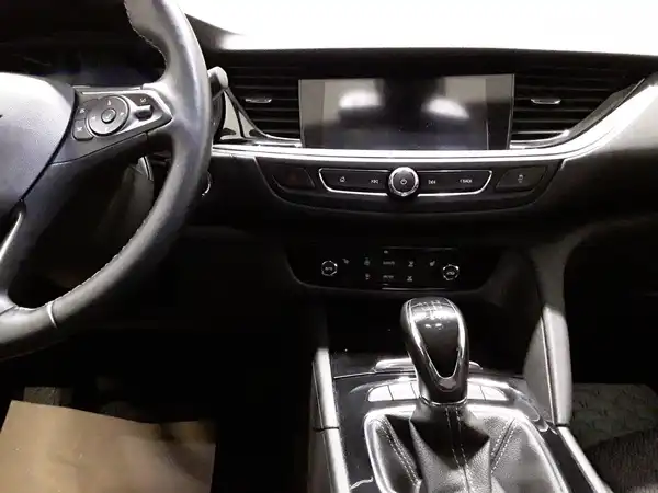 OPEL Insignia ST Business Edition (8/16)
