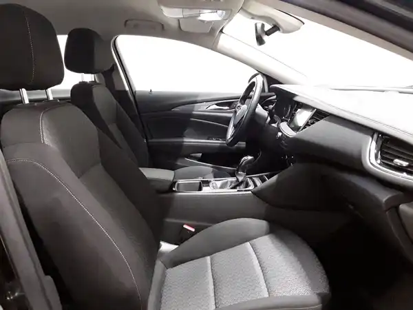 OPEL Insignia ST Business Edition (9/16)