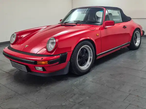 PORSCHE 911 Carrera 3.2 Cabriolet (2/18)