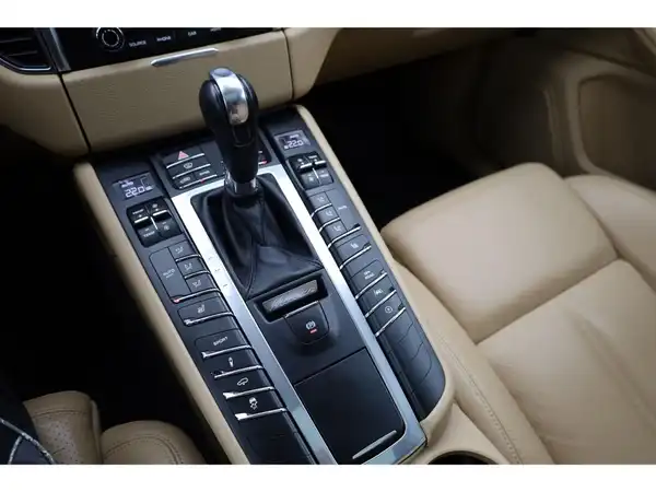 PORSCHE Macan S 3.0 l (16/26)