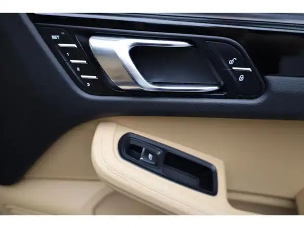 PORSCHE Macan S 3.0 l (19/26)
