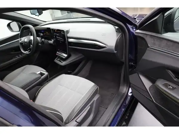 RENAULT Megane E-Tech EV60 220 Techno (60 kWh) (12/26)