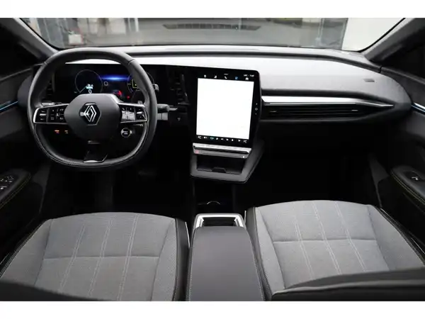 RENAULT Megane E-Tech EV60 220 Techno (60 kWh) (13/26)