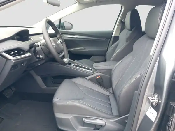 ŠKODA Elroq 50 Tour 125 KW (7/15)