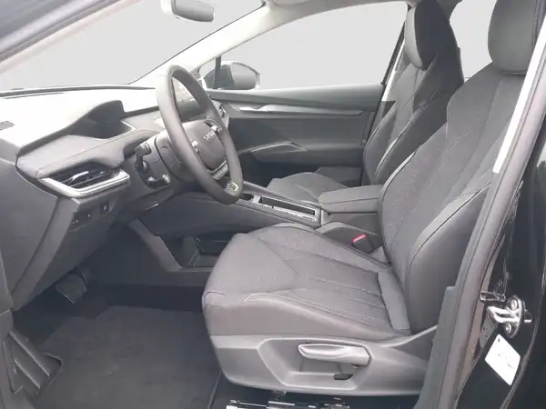 ŠKODA Elroq 50 Tour 125 KW (7/15)