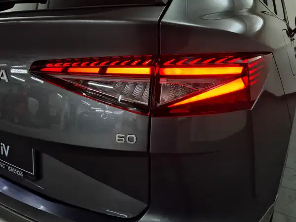 ŠKODA Enyaq 60 63 kWh 150 KW (12/17)