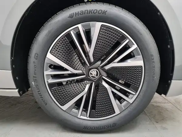 ŠKODA Enyaq 60 63 kWh 150 KW (14/17)