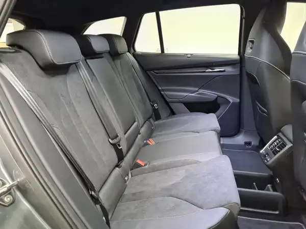 ŠKODA Enyaq 85x Sportline (15/17)